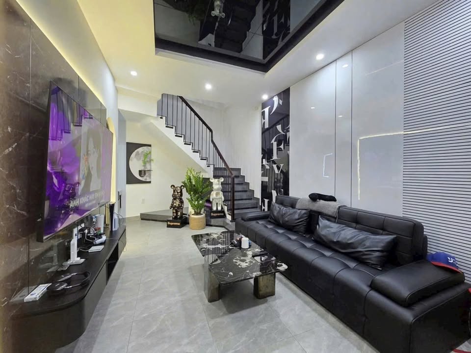 Cho thuê nhà 3 tầng 165m² đường Nguyễn Công Trứ, Sơn Trà - 25 triệu/tháng