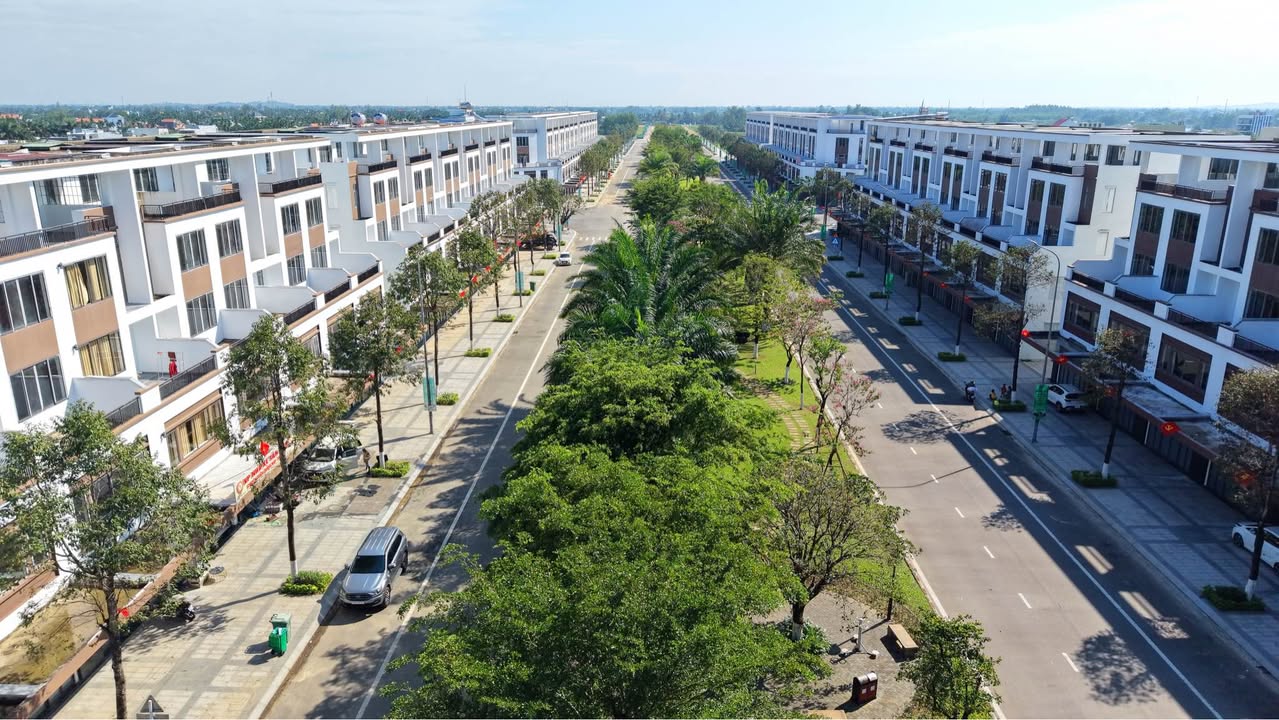 Shophouse Mặt Tiền 493m² TP Quảng Ngãi - Kinh Doanh Đắc Lợi, Sổ Hồng Riêng