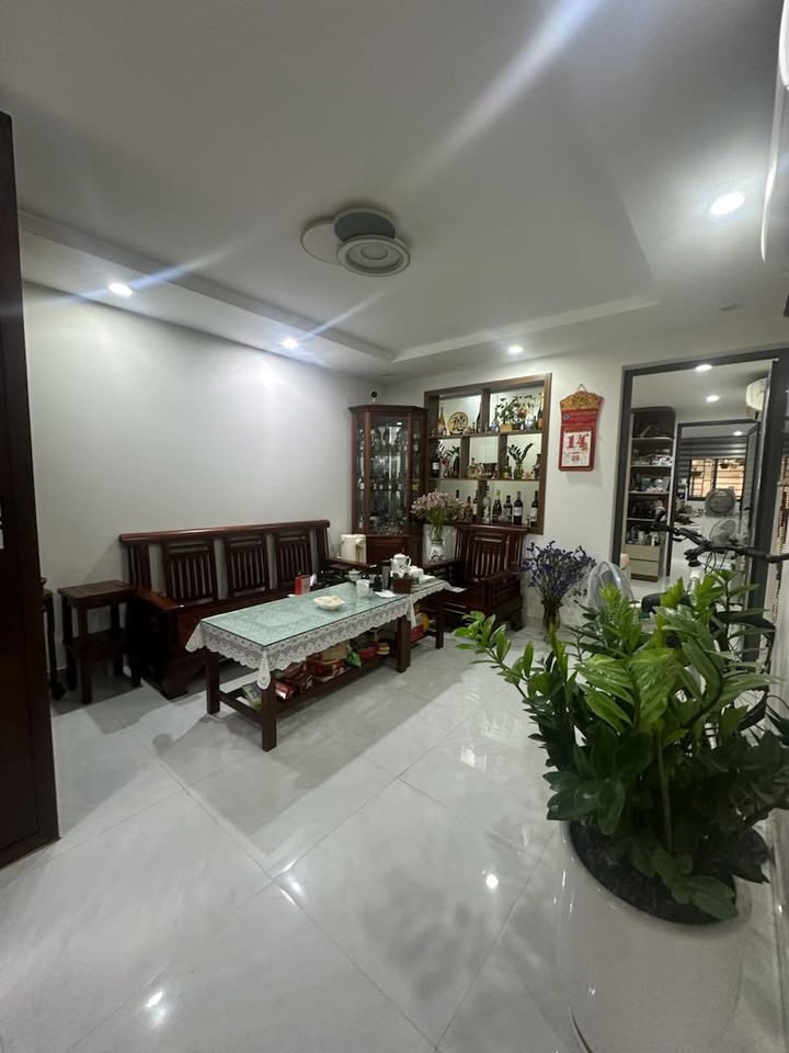 Chung cư Thành Công Ba Đình 80m² - Sổ đỏ 35m² - Giá 5.x Tỷ