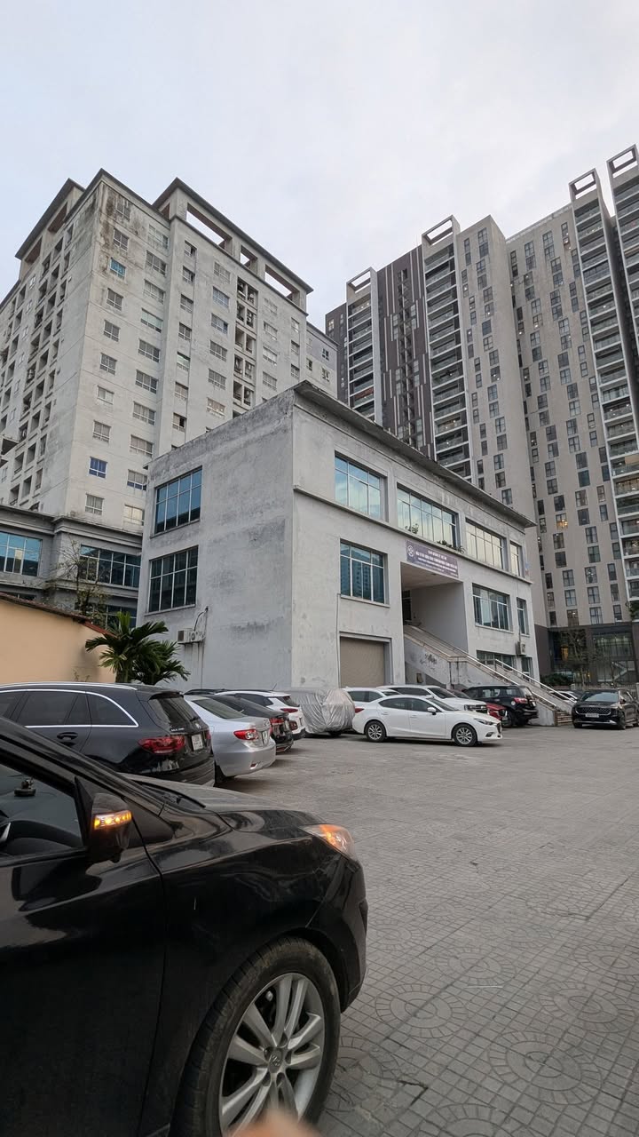 Chung cư Cầu Giấy 136m² Sổ đỏ chính chủ - Giá tốt