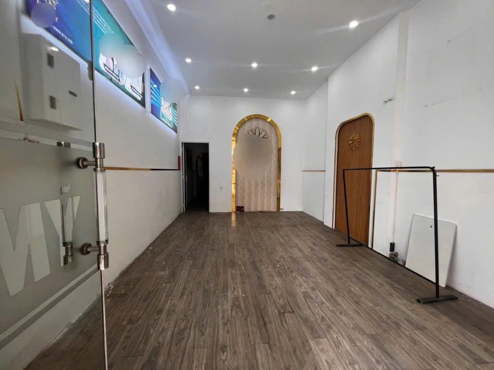 Nhà Góc Mặt Tiền Ỷ Lan Quy Nhơn - 90m², 5PN, Kinh Doanh Đa Ngành