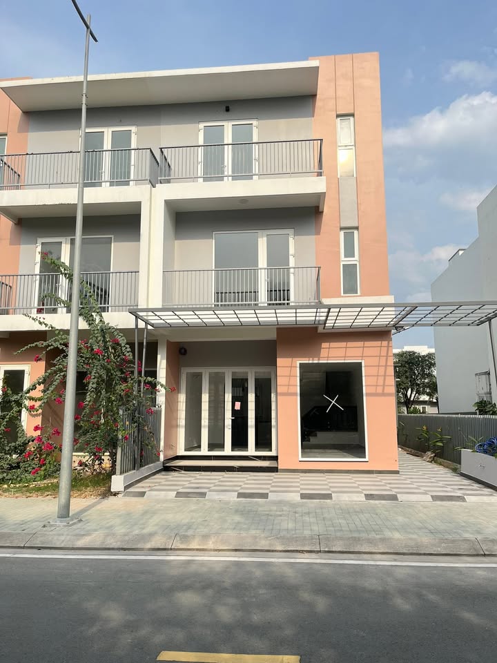 Nhà phố Dragon Village Quận 9 - 3PN, Full Nội thất, Giá tốt