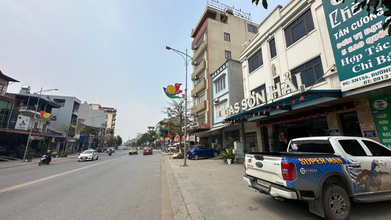 Nhà 4 Tầng Mặt Tiền Thống Nhất, Thái Nguyên - Kinh Doanh Đa Ngành, 110m², Giá 8.x Tỷ