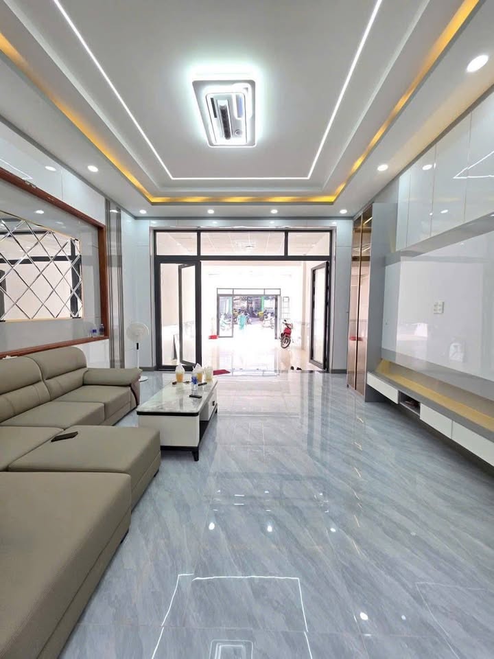 Nhà Mặt Tiền Dĩ An - Kinh doanh Sầm uất 165m² - Giá 8.5 Tỷ