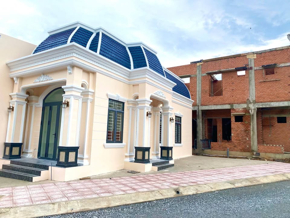 Nhà Lô Góc 2 Mặt Tiền Khu Đô Thị Golden City, Bến Cát - 108m² Giá 1.9 Tỷ