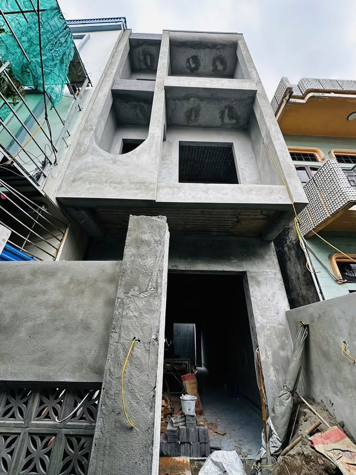 Bán nhà 3 tầng mới xây, 50m², 2 tỷ tại trung tâm TP. Nam Định