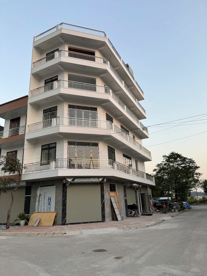 Cho Thuê Nhà Lô Góc Khắc Niệm - Mặt Tiền Rộng, 130m² Kinh Doanh Đa Ngành