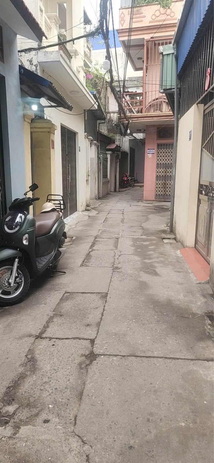 Nhà 3 Tầng 40m² Lê Hồng Phong, Nam Định - Sổ Đỏ Sẵn Sàng