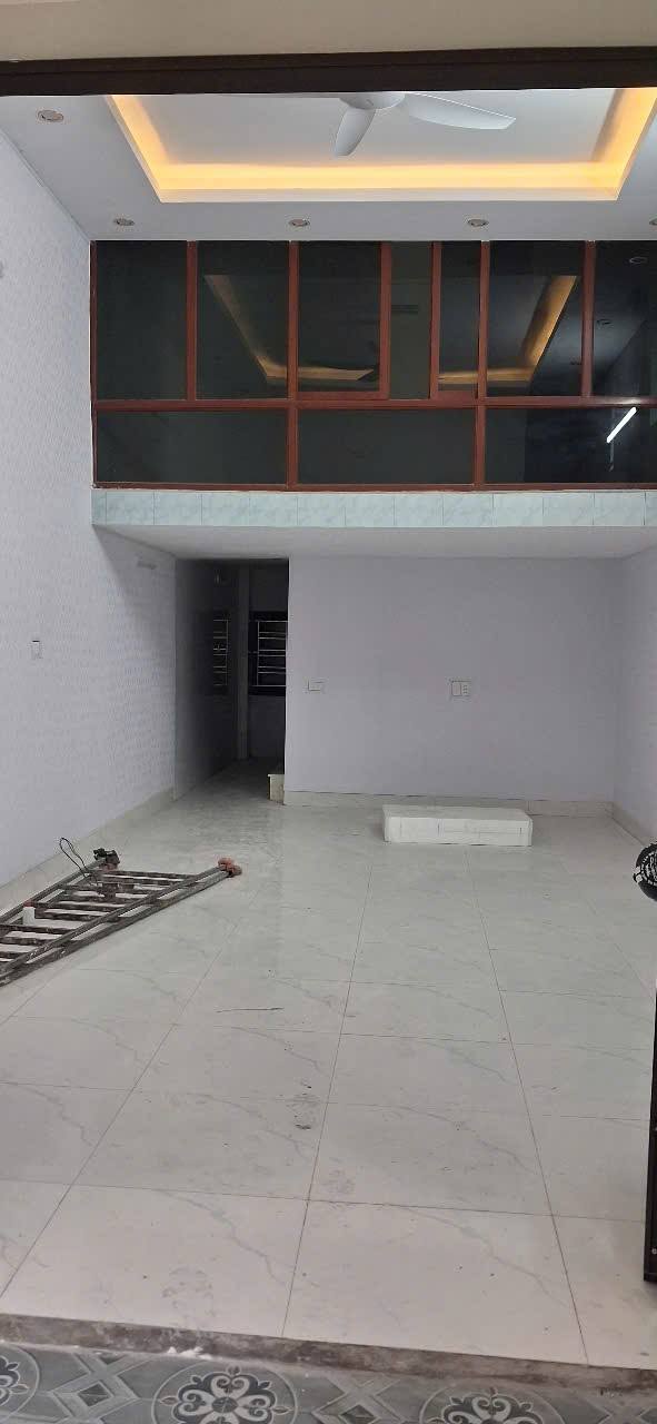 Nhà 2.5 Tầng Đường Kênh, Nam Định - 50m², 4PN, Giá 2.2 Tỷ