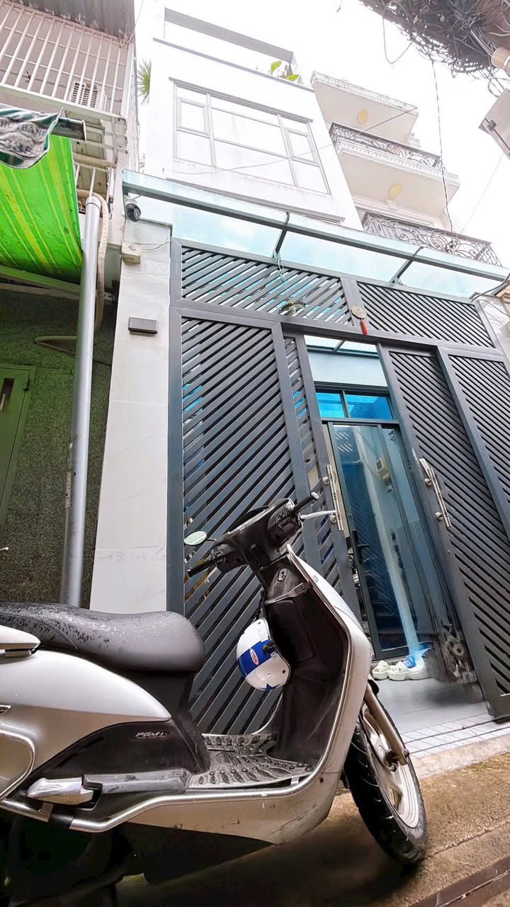 Nhà 4 Tấm Quận 4 - 43m² Nở Hậu 5.2m, Full Nội Thất Cao Cấp - Giá Tốt