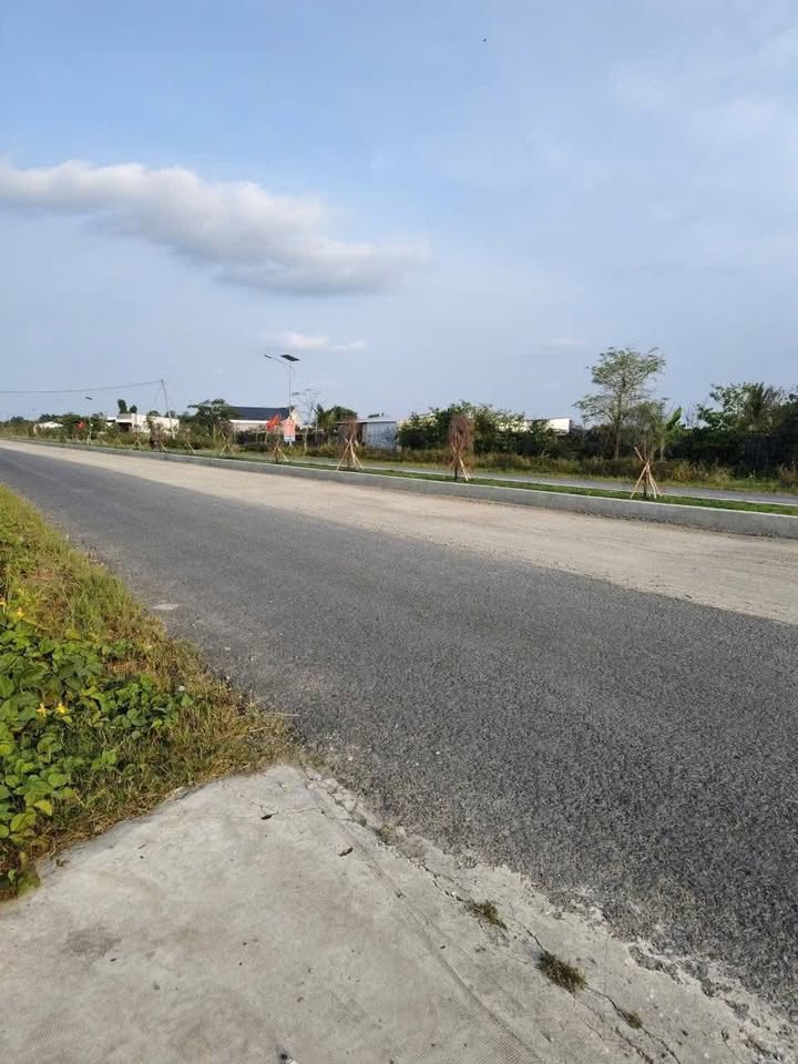 Đất nền MT Tôm Lúa, Mỹ Xuyên (1000m²) - Giá 9 tỷ, tiềm năng kinh doanh