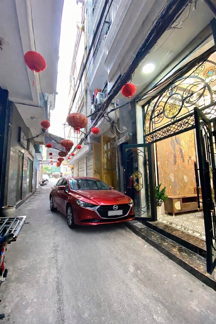 Nhà Phố Kinh Doanh Hai Bà Trưng 24m² - 7.99 Tỷ - Ô Tô Đỗ Cửa, Vị Trí Đắc Địa