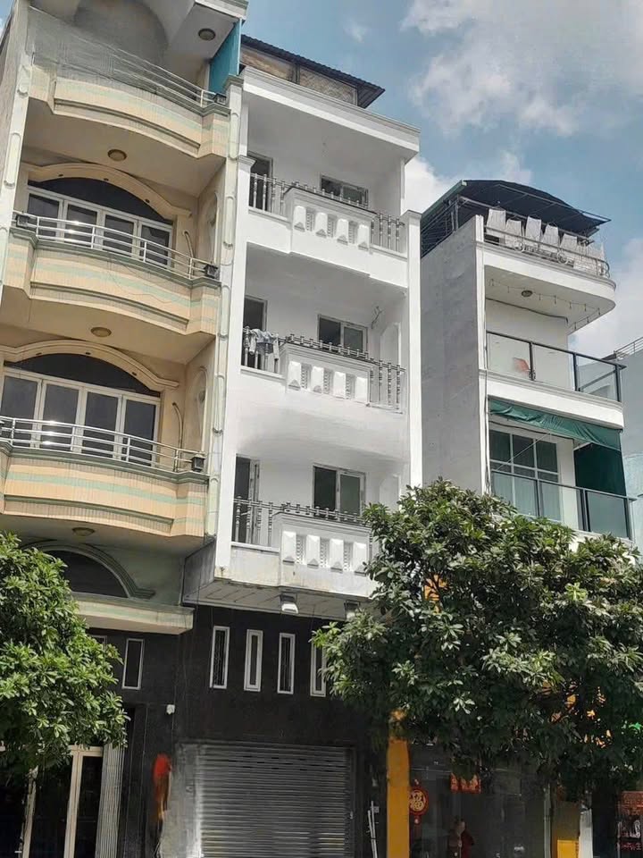 Nhà Mặt Tiền Trần Hưng Đạo Q5 (88m²) - Thang Máy, 8PN, Kinh Doanh Đa Ngành