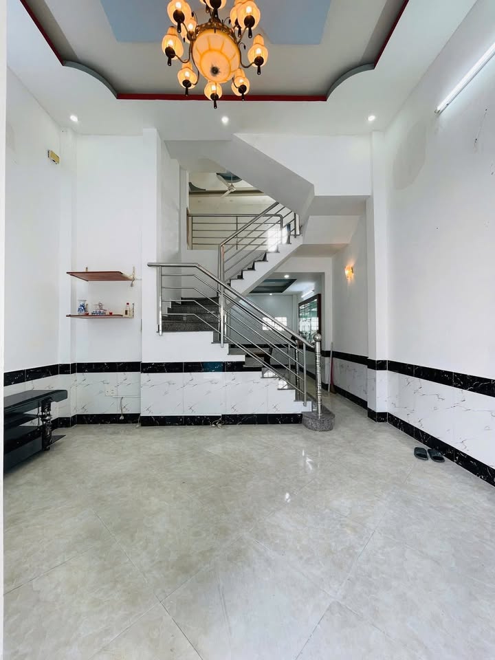 Nhà 4PN Hẻm Xe Hơi Phan Huy Ích Gò Vấp - Giá 12 Triệu/Tháng