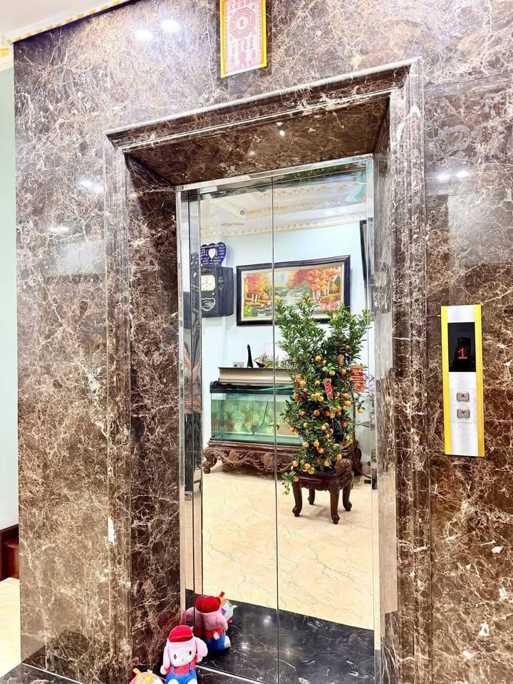 Nhà Mặt Tiền Hàng Đồng, Nam Định 97.5m² - Kinh Doanh Đỉnh Cao, 14.8 Tỷ