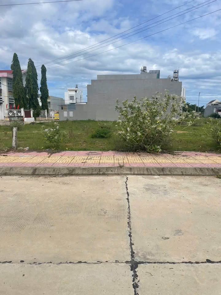 Đất TĐC Công An Phan Rang 93.6m² - Sổ đỏ sẵn, ô tô tránh