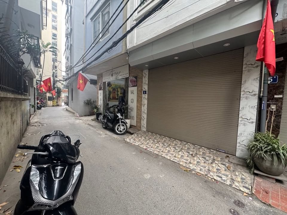 Bán nhà 6 tầng gara ô tô Nguyễn Văn Cừ, Long Biên - 42m², 14-15 tỷ