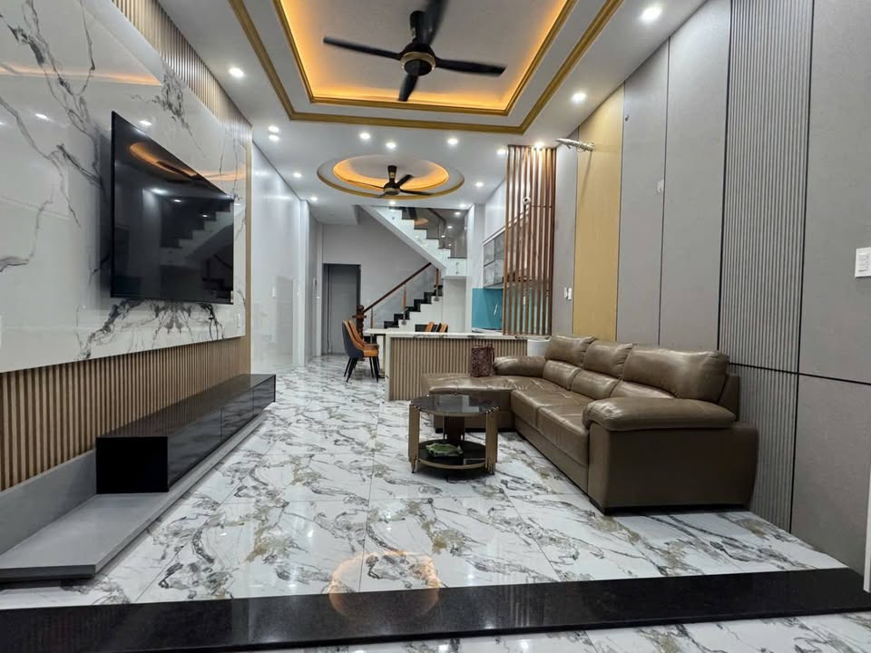 Nhà 3 Tầng Nguyễn Xiển, TP. Thủ Đức - 51m² - Xe Tải Vào Nhà - 5.2 Tỷ