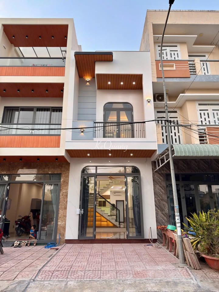 Nhà Trệt Lầu KDC Cửu Long, Cần Thơ - 3PN, Sổ Hồng - Giá 3.75 Tỷ