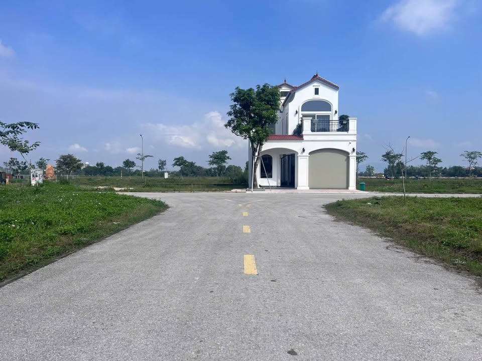 Bán Đất Vàng Hồ Điều Hòa, Hà Tĩnh - 160m² Hướng Đông - Giá 4 Tỷ