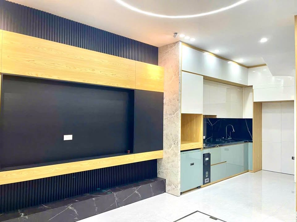 Nhà Mặt Ngõ Kinh Doanh Cầu Giấy 35m² x 5 Tầng - Giá Ưu Đãi