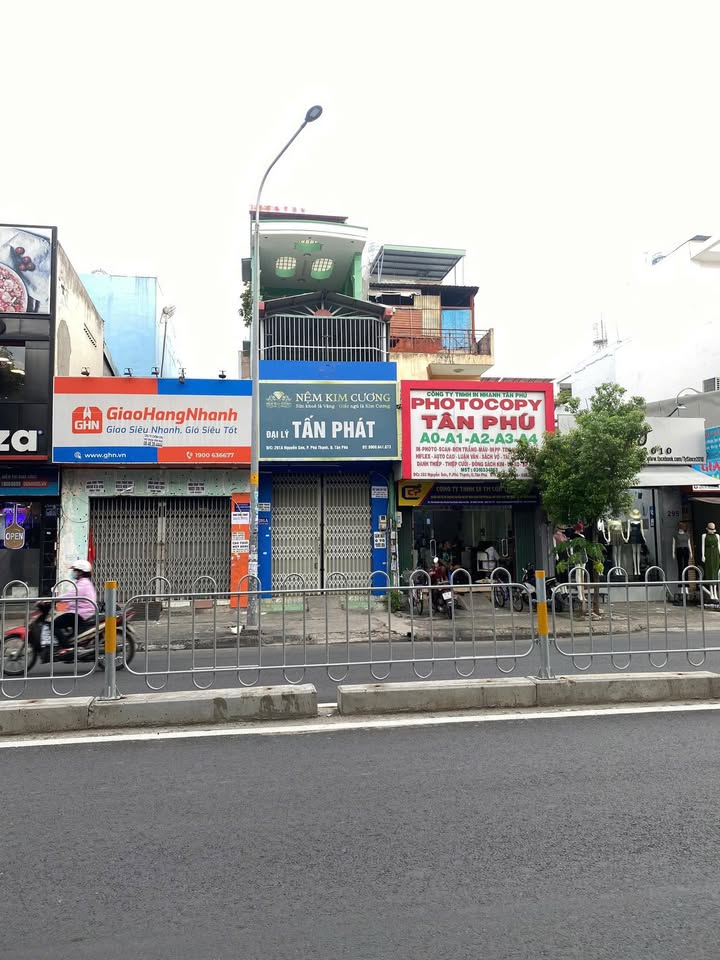 Nhà mặt tiền Nguyễn Sơn 80m² 25 triệu - Mặt tiền kinh doanh