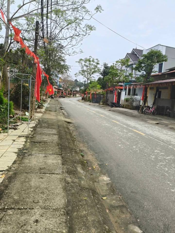 Bán đất 300m² Huyện Trấn Yên, Yên Bái - Sổ đỏ thổ cư 100m²