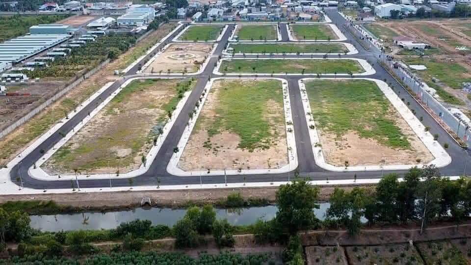 Đất Nền Phú Quốc 100m² Sổ Hồng Sẵn - Giá Chỉ 550 Triệu