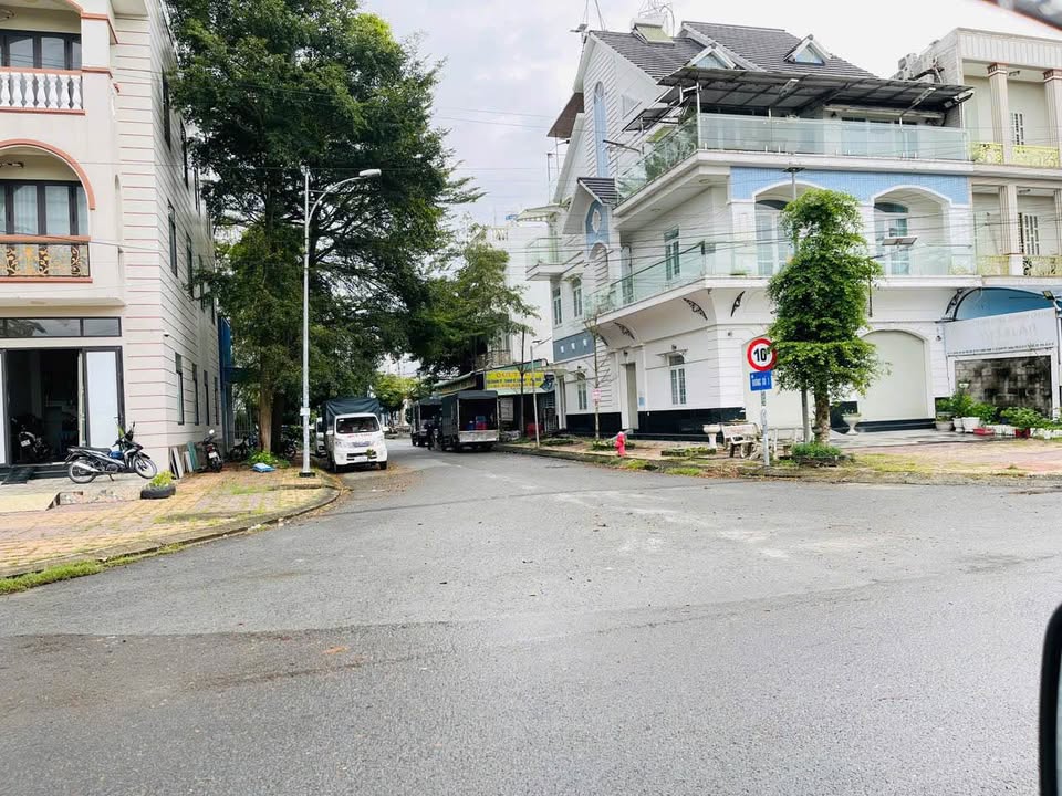 Bán Đất Nền Kèm Nhà Phố 247m² P.Cái Răng, Cần Thơ - Giá 11 Tỷ