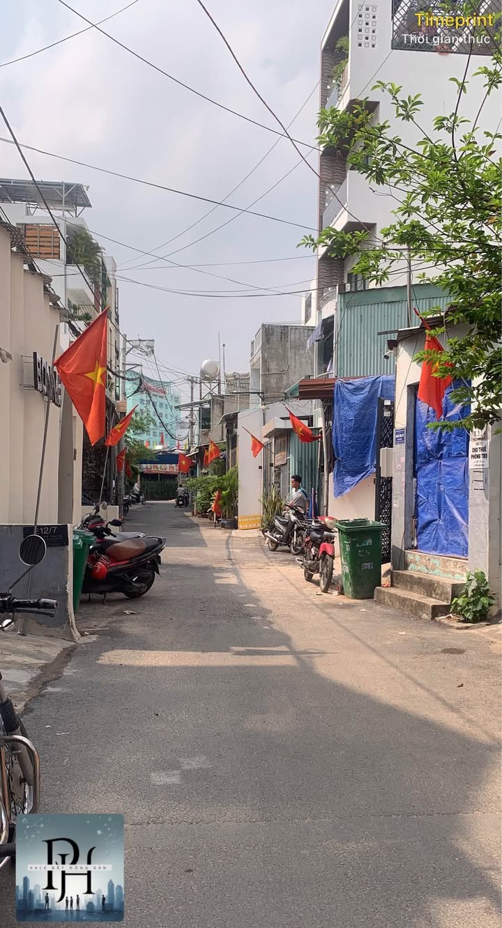 Nhà 30m² Gò Vấp - 2PN Đủ Nội Thất, Hẻm Xe Hơi, Gần CV Làng Hoa