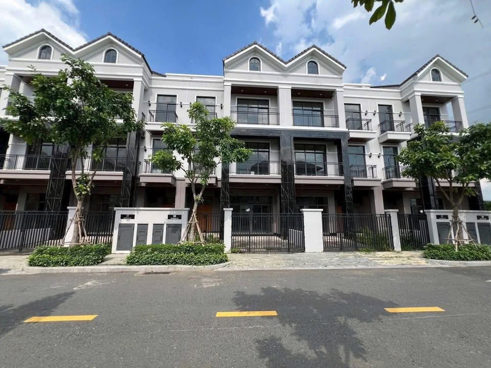 Nhà Phố GS Zeitgeist Nhà Bè 119m² - Giá 17 Tỷ, Sổ Hồng Minh Bạch