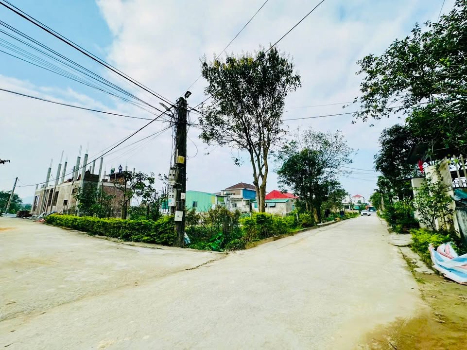 Đất Vàng Phường Hà Huy Tập, Hà Tĩnh - 200m² Mặt Tiền Rộng 10m, Giá 4 Tỷ