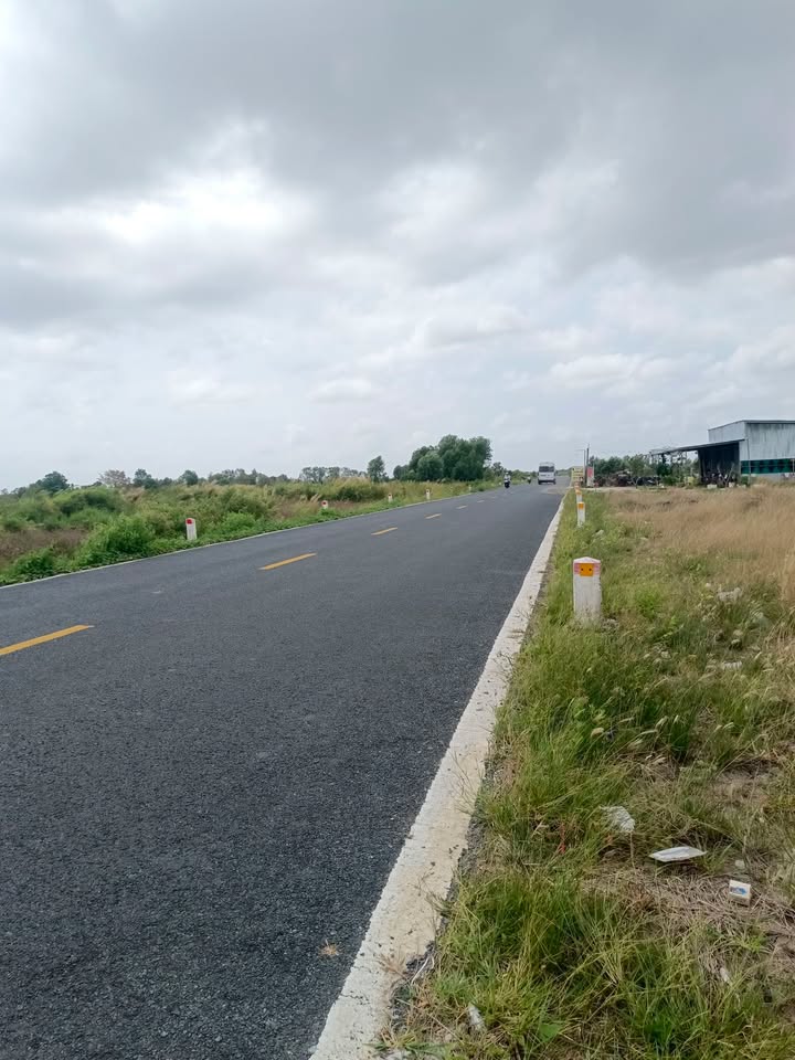 Bán đất 325m² đường 3/2 Cà Mau - Sổ đỏ chính chủ, giá 1 tỷ