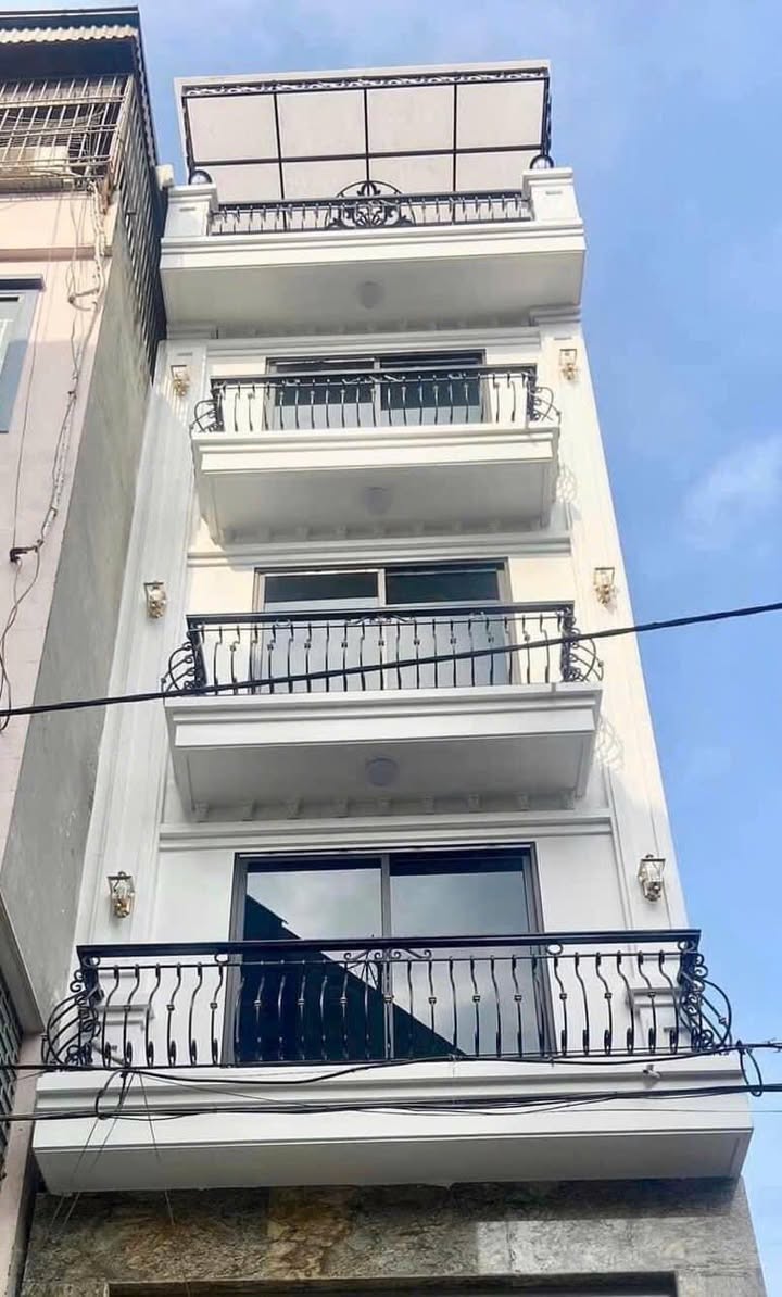 Nhà 53m² 5 Tầng, Ngõ Thông Nguyễn Khoái - 15 Tỷ, Sẵn Sàng Giao Dịch