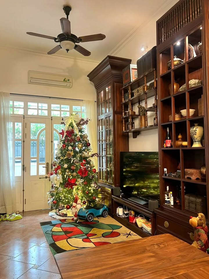 Biệt thự 84m² Đặng Thai Mai, Tây Hồ - 5 Tầng, Mặt tiền 6.5m, Sẵn Sàng Giao Dịch