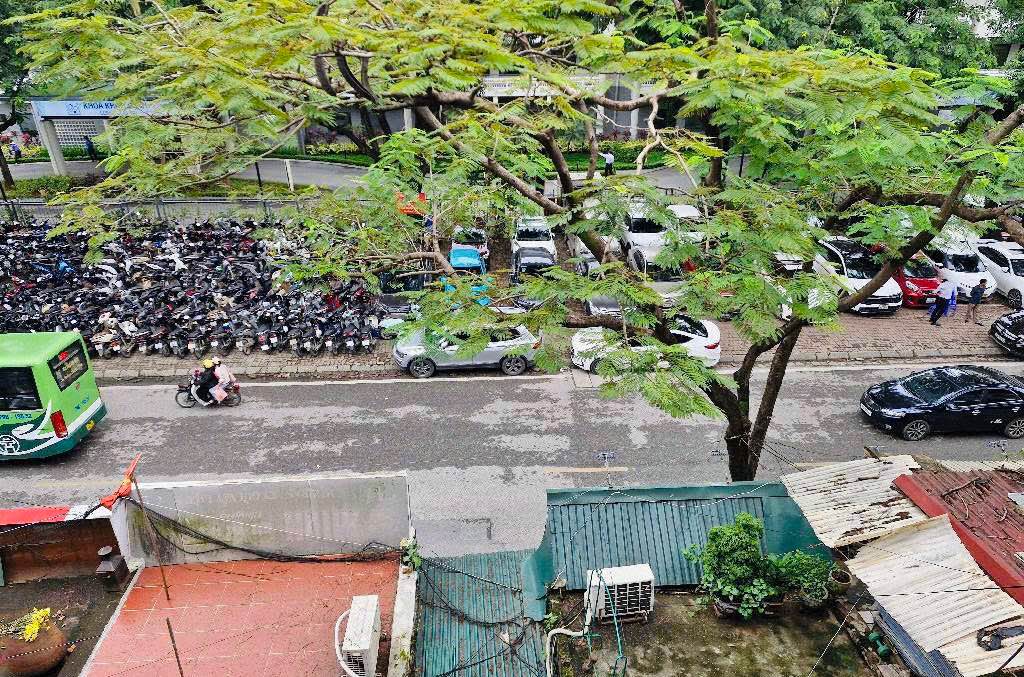 Bán gấp căn hộ tập thể Phương Mai 58m², ô tô đỗ cửa, 4 tỷ