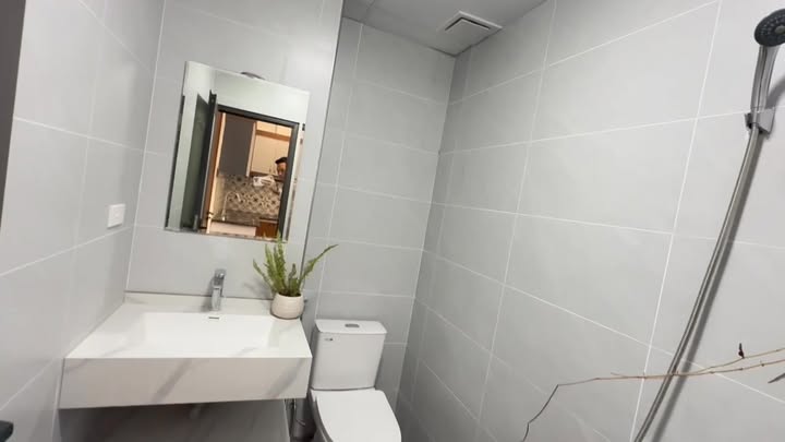 Cho thuê căn hộ 1N1K Âu Cơ, Tây Hồ - Full nội thất, ô tô đỗ cửa