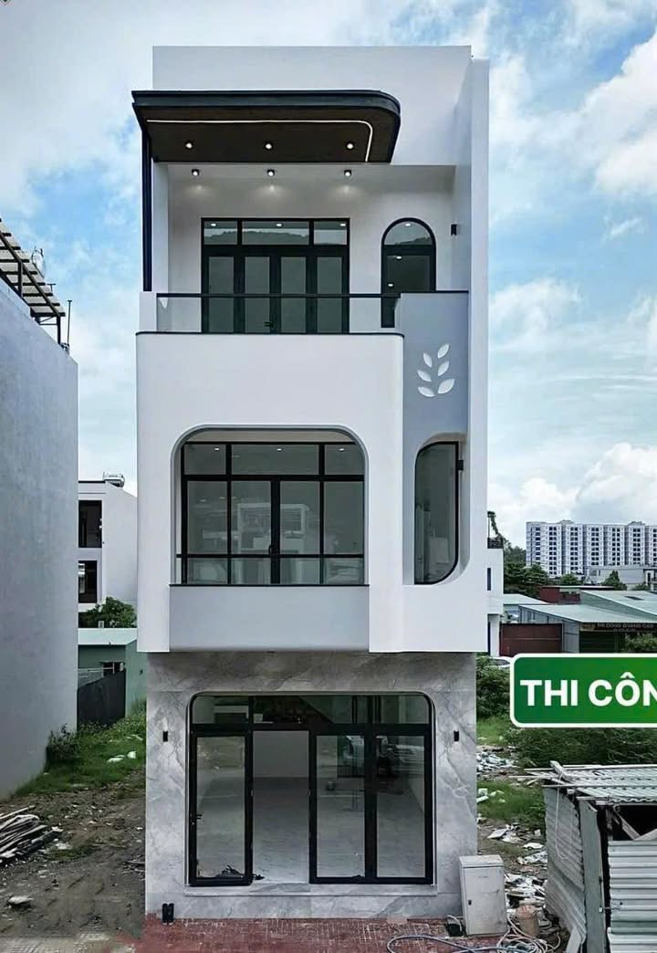 Cho thuê nhà 4 tầng mặt tiền Phường Ngã Bảy, Hậu Giang - 18 triệu