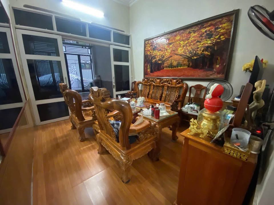 Nhà Mặt Tiền Kinh Doanh Ngay Chợ Đầu Mối Đông Hương - 52m² Giá Tốt