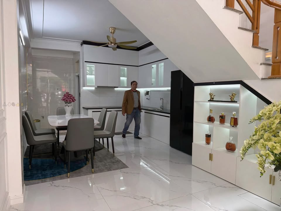 Nhà 3 Tầng Kinh Doanh Mặt Tiền 22m, View Công Viên - Đông Vệ, Thanh Hóa