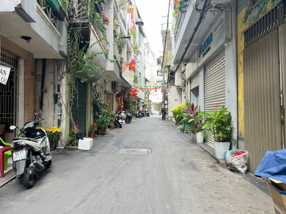 Nhà Phố Kinh Doanh Lê Văn Sỹ, Quận 3 - 35m², 3 Tầng, 7.xx Tỷ