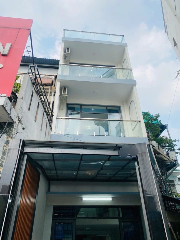 Nhà Mặt Tiền Kinh Doanh Lạc Long Quân, Tân Bình - 44m² - 12.5 Tỷ