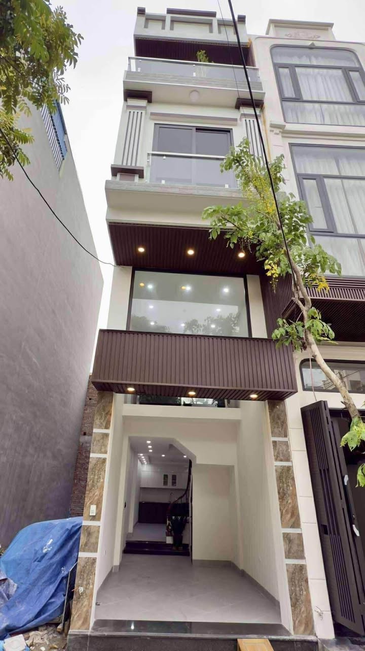 Nhà 4 Tầng Mặt Đường Lộc Vượng, Nam Định - 3.55 Tỷ Sẵn Sàng Ở Ngay