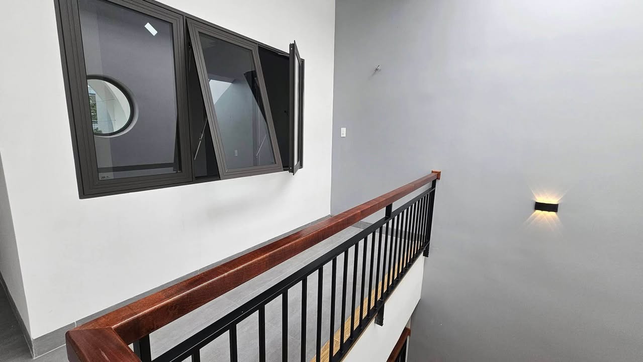 Nhà 2 Tầng Sân Vườn 100m² Hướng Đông - Hòa Xuân Cẩm Lệ