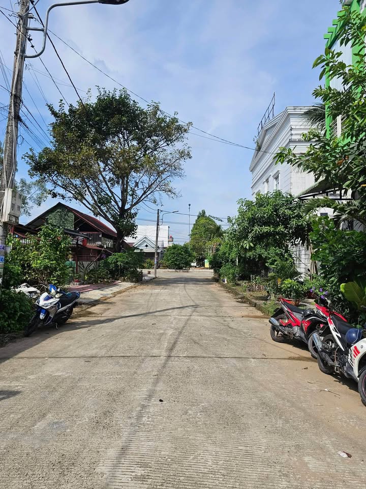 Nhà 1 Trệt 1 Lầu Khu DC Licogi Cà Mau - 66m² - Giá 1.x Tỷ