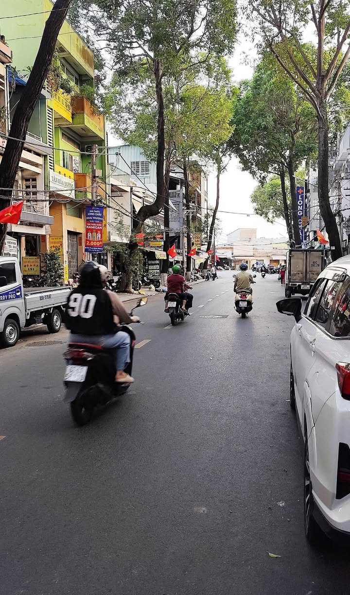 Nhà Mặt Tiền Phan Đình Phùng, Ninh Kiều - 7.2 Tỷ, 5 Tầng, Kinh Doanh Đắc Lợi