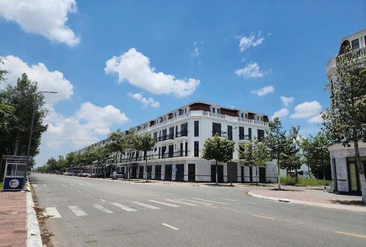 Nhà 110m² Đường Số 6, KĐT 5A Cần Thơ - Kế Quảng Trường, Đối Diện Chợ Đêm