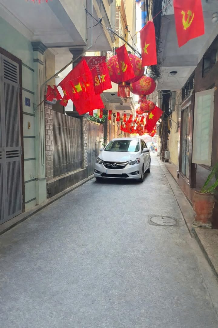 Nhà Lô Góc Phương Mai 48m² 5 Tầng - Ô tô Đỗ Cửa, Sổ Hồng Vuông Vắn