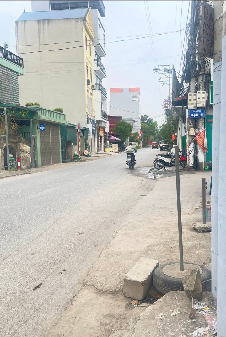 Nhà Lô Góc 39m² Ngay Dưới Nhổn - Ô Tô Đỗ Cửa - 5 Tỷ