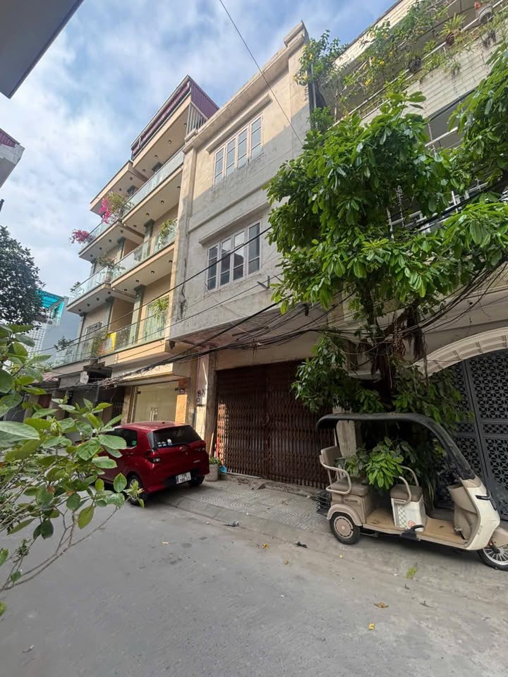 Cho thuê nhà Trần Nguyên Hãn, Hải Phòng - 155m², 3 tầng, ô tô đỗ cửa